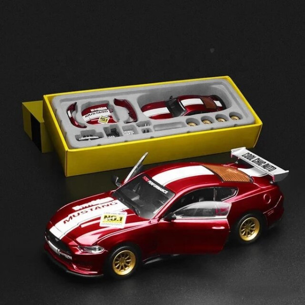 Детальна модельна машинка Ford Mustang GT 1:42 — ідеальне доповнення до будь-якої колекції